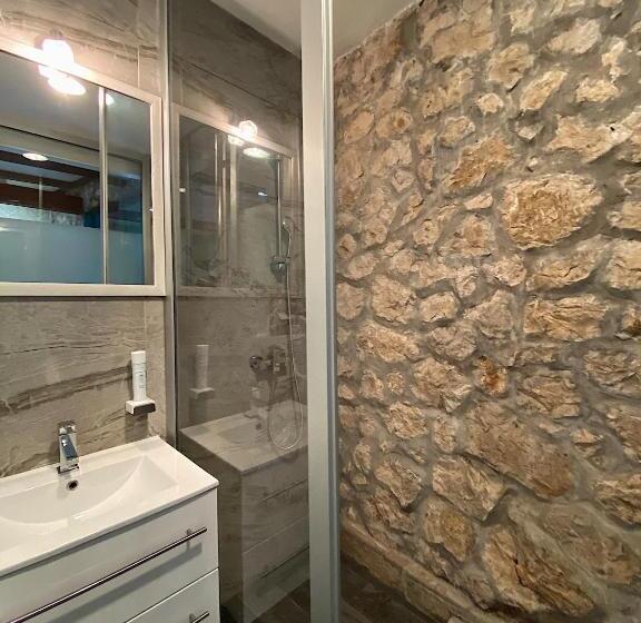 اتاق استاندارد, Restaurant Kriva ćuprija