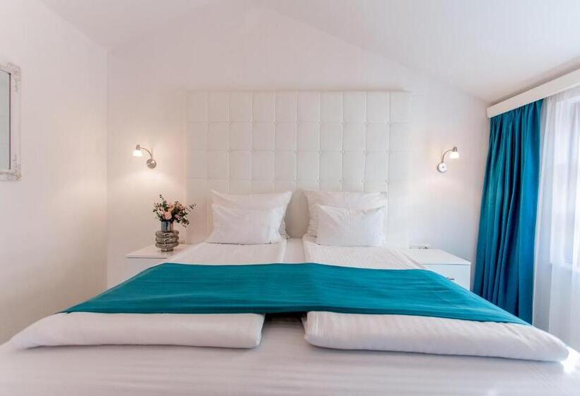 اتاق کلاسیک چهارنفره, Restaurant Kriva ćuprija