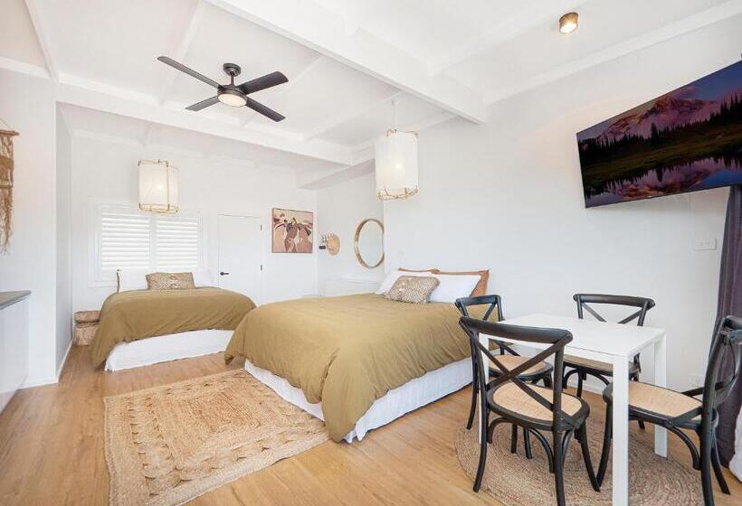 חדר משפחתי, The Beach Rooms