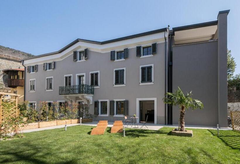 استودیوی سوپریور, Residence La Torre