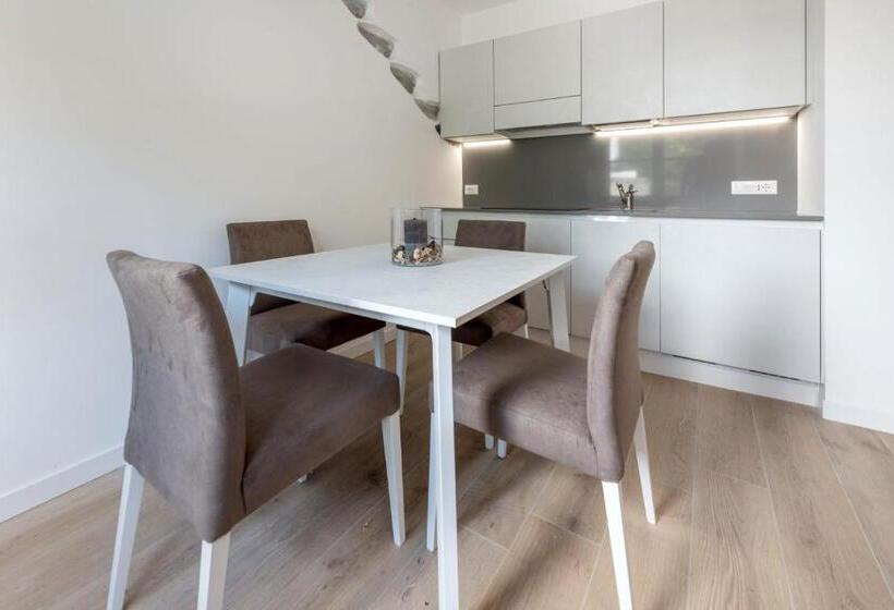 استودیوی استاندارد, Residence La Torre