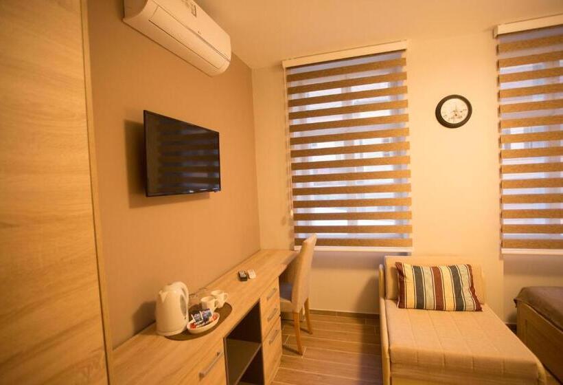 اتاق لوکس, Centar Lux 2