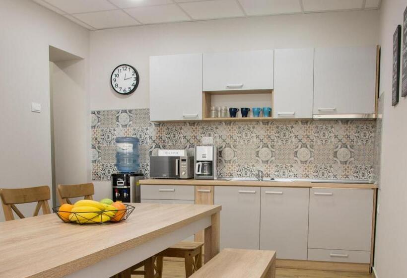 اتاق لوکس, Centar Lux 2