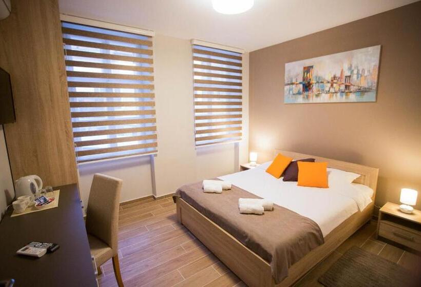 اتاق لوکس, Centar Lux 2