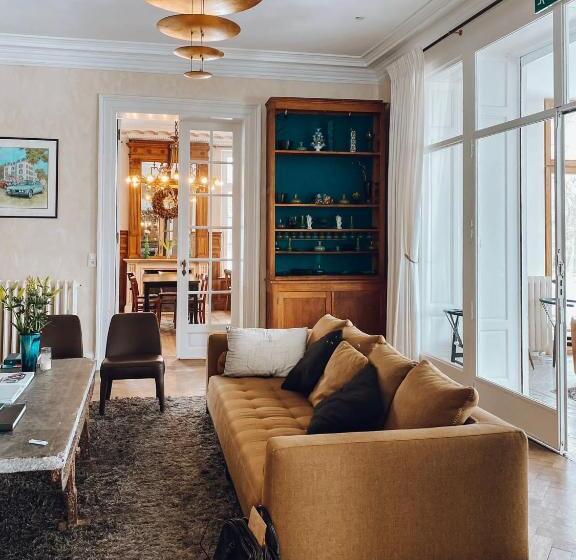 ガーデンビュースタンダードルーム, Château Charles