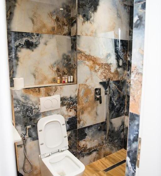 חדר סטנדרט לשלושה עם מרפסת, Donantelo Hotel Vlore