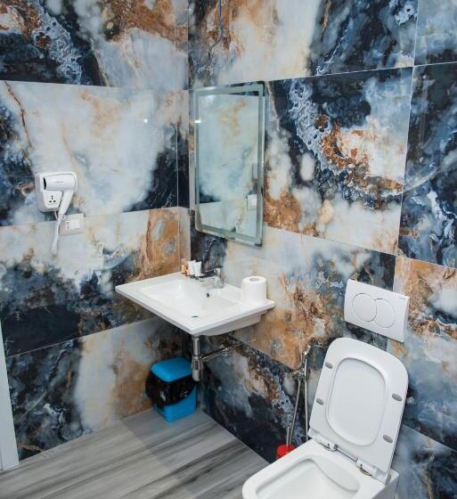 חדר דלוקס לשלושה, Donantelo Hotel Vlore