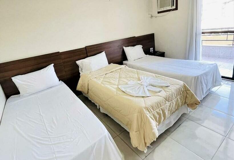 标准三人间, Albinos