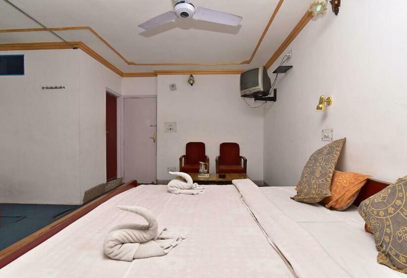 패밀리 룸, New Mamta