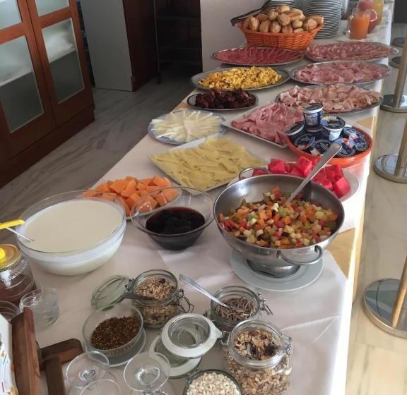 Triple Room Sea View, Royal