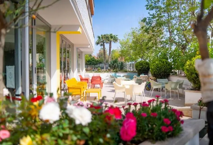 オーシャンビュースタンダードルーム, Royal