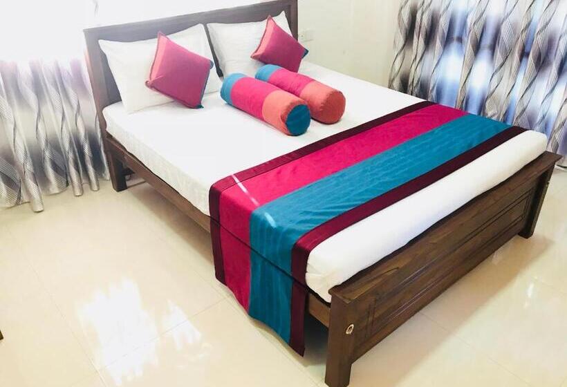 اتاق اکونومی, Golden Residence