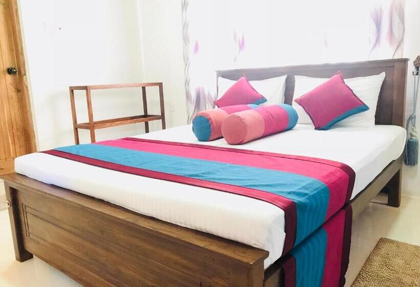 اتاق اکونومی, Golden Residence