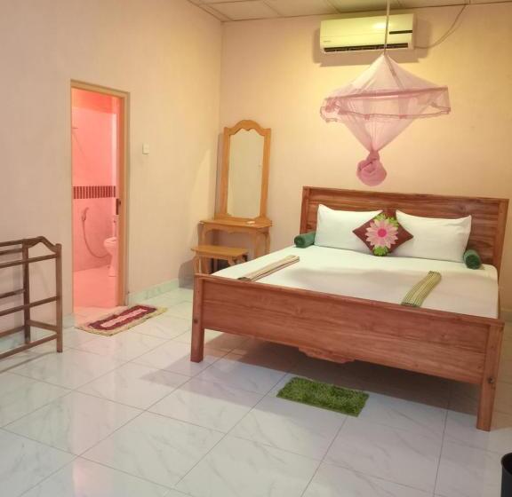اتاق لوکس با تخت بزرگ, Green Park Safari House & Eco Tree House