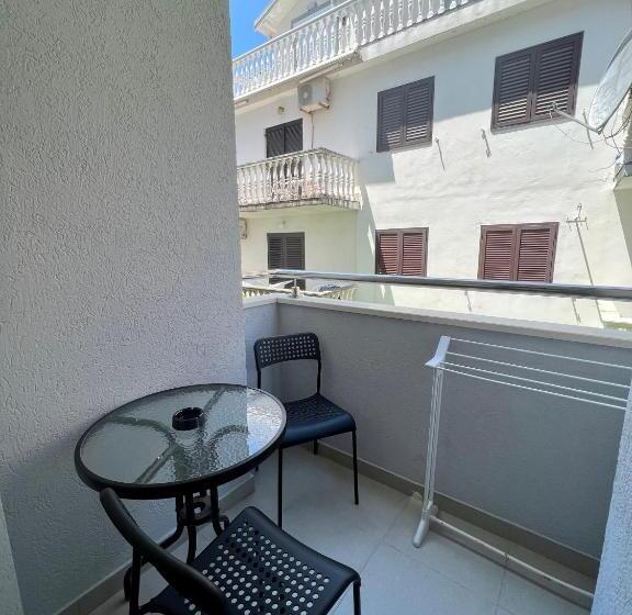 آپارتمان 1 خوابه, Apartments Sirena