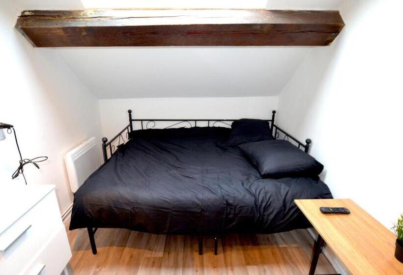 标准间, Capstay Famars & Netflix