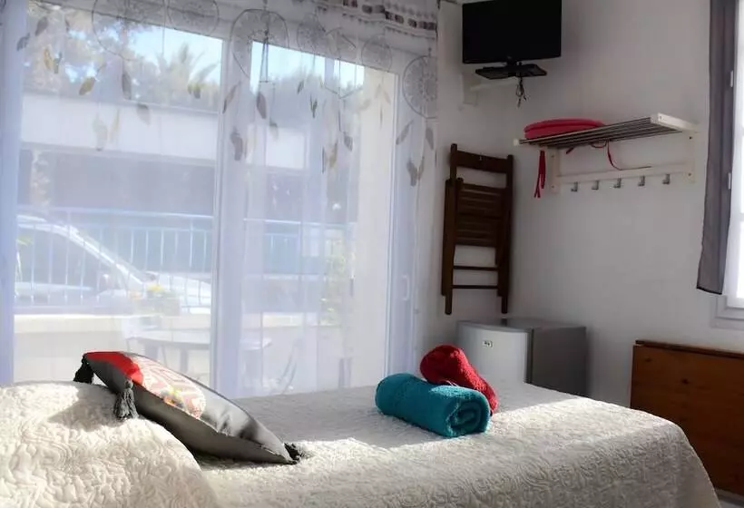 テラス付きシングルルーム, Escale Au Soleil Hôtel Et Appart