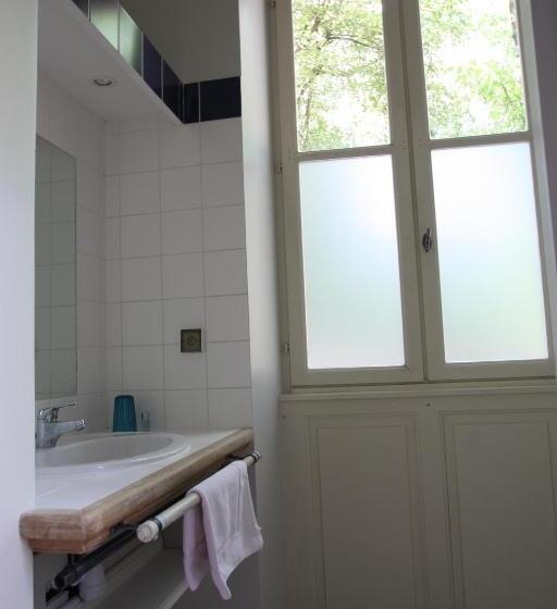 家庭套房, Estelou