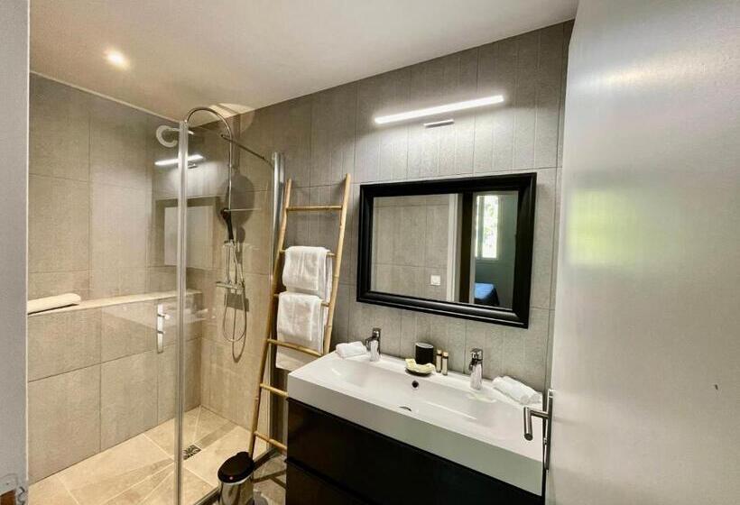 带2个卧室的公寓, Estelou