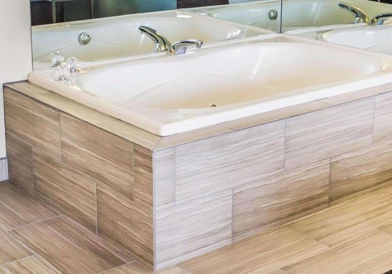 جناح, Holiday Inn & Suites Montreal Airport, An Ihg