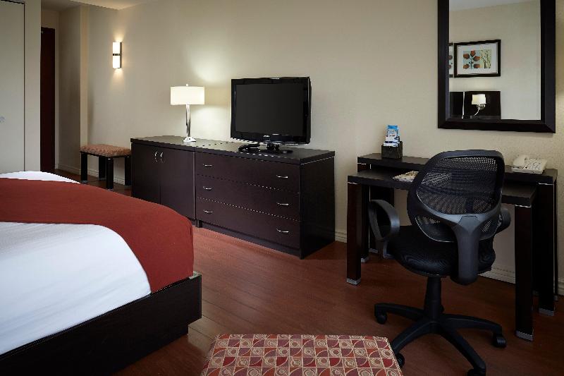 غرفة قياسية سرير كينج, Holiday Inn & Suites Montreal Airport, An Ihg