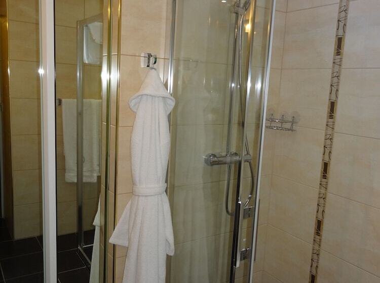 Номер Стандарт Внутренний, Demeures & Châteaux   Hôtel Greuze & Spa Tournus