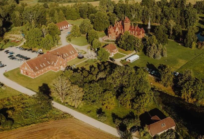 سوییت, Jaunmoku Palace Complex