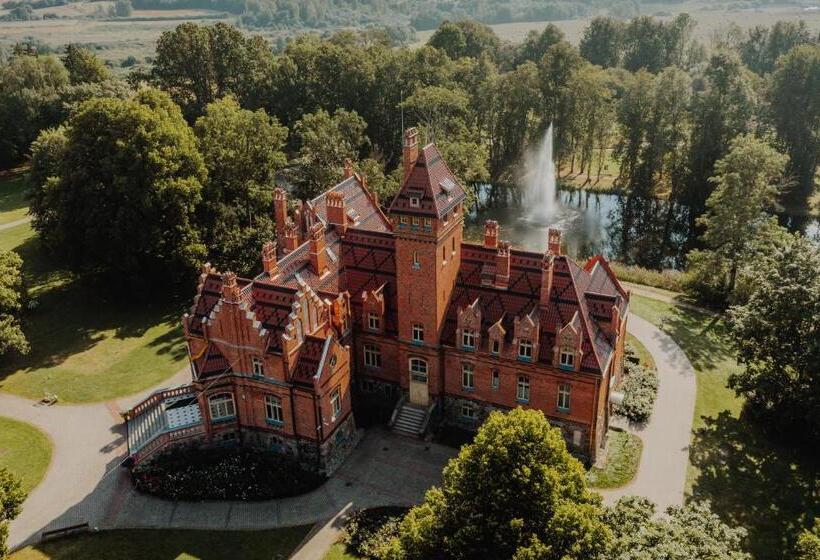 سوییت, Jaunmoku Palace Complex