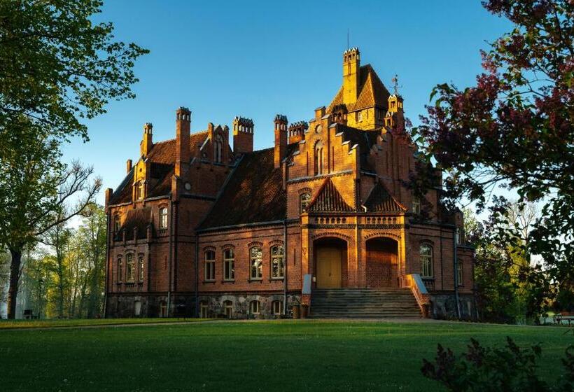 سوییت, Jaunmoku Palace Complex