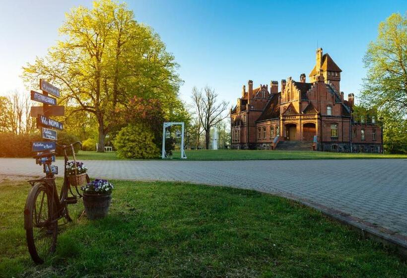 سوییت, Jaunmoku Palace Complex