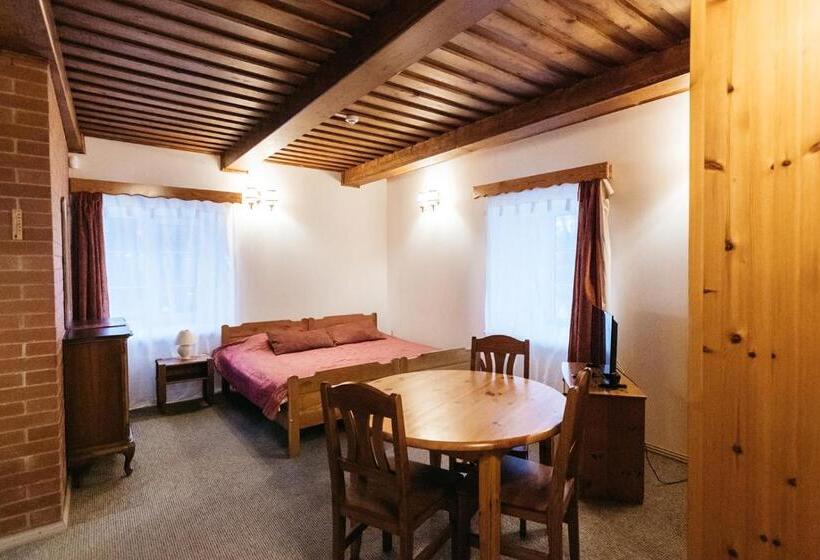 خانه 1 خوابه, Jaunmoku Palace Complex