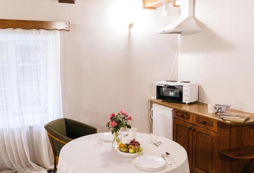 خانه 1 خوابه, Jaunmoku Palace Complex