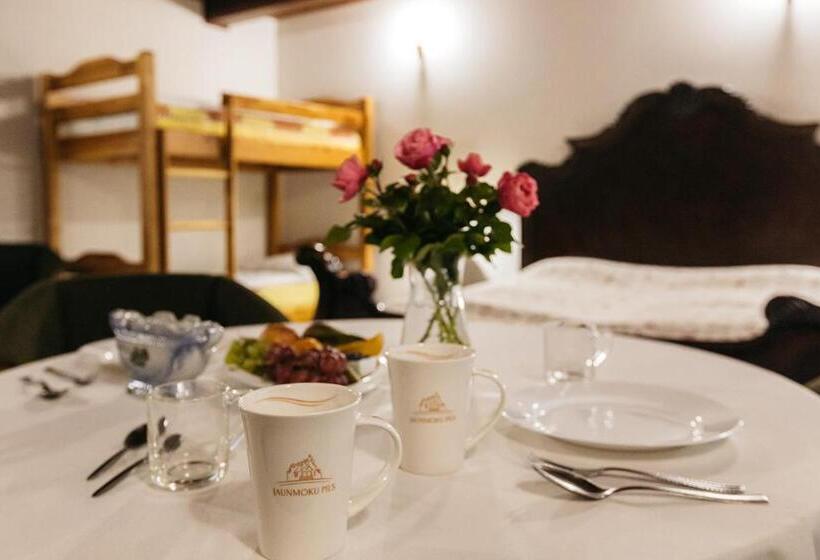 خانه 1 خوابه, Jaunmoku Palace Complex