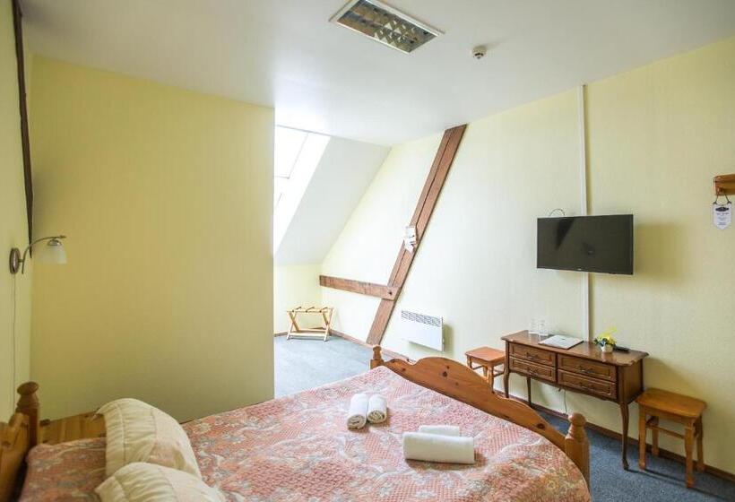 اتاق اکونومی, Jaunmoku Palace Complex