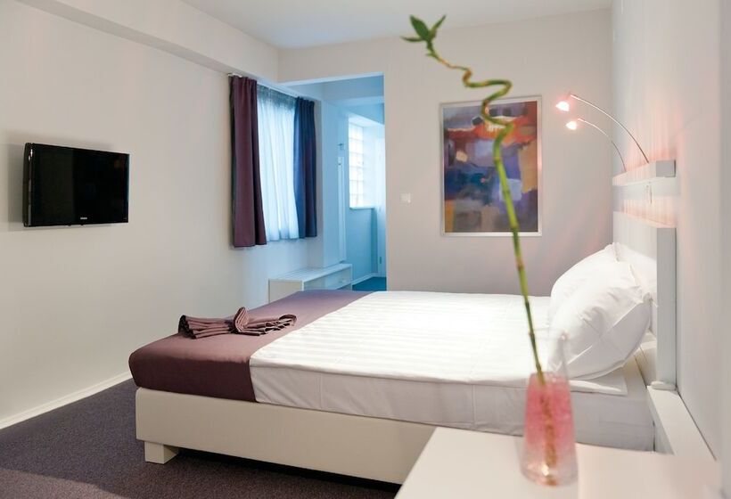 اتاق سوپریور, Leonardo