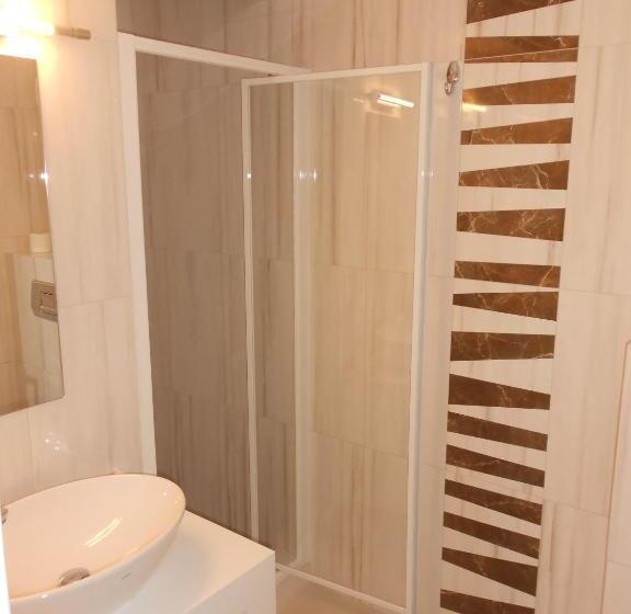 اتاق سوپریور, Leonardo