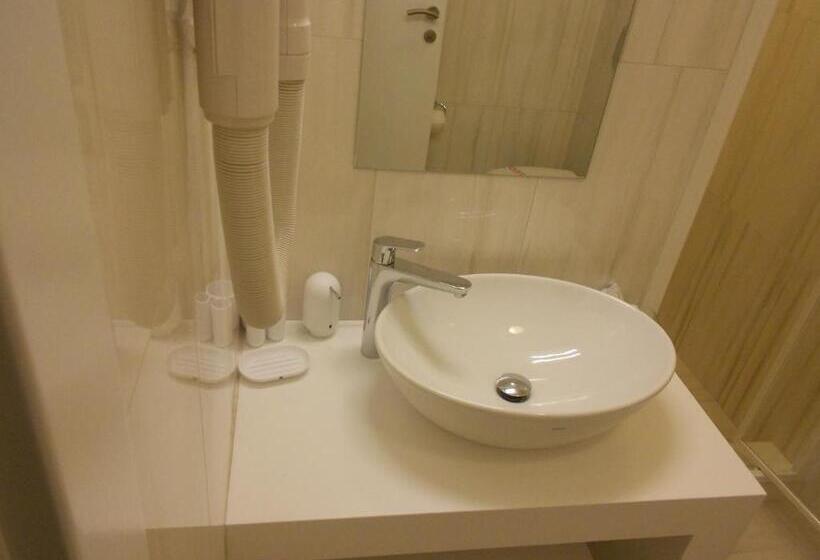 اتاق سوپریور, Leonardo