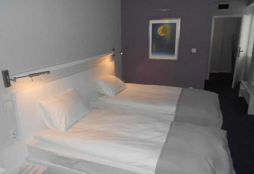 اتاق سوپریور, Leonardo