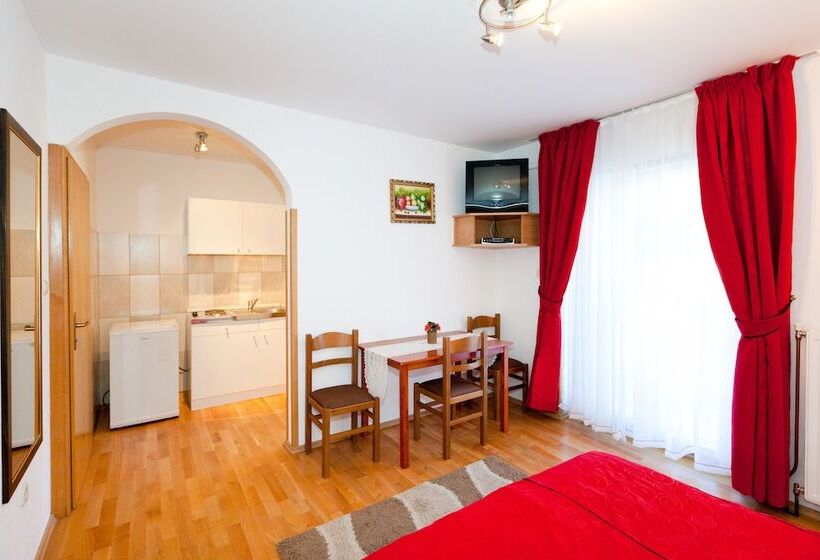 آپارتمان 1 خوابه با بالکن, Plitvice Pension Perisic