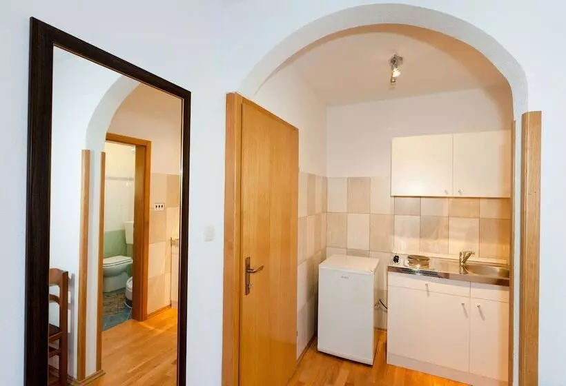 バルコニー付き１ベッドルームアパートメント, Plitvice Pension Perisic