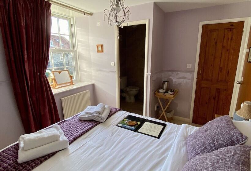 スタンダードルーム, Plumpton Court