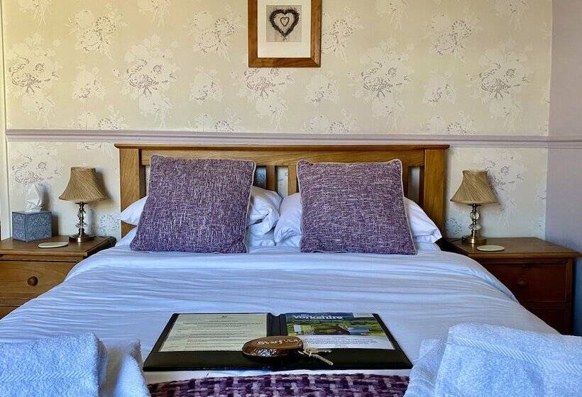 スタンダードルーム, Plumpton Court