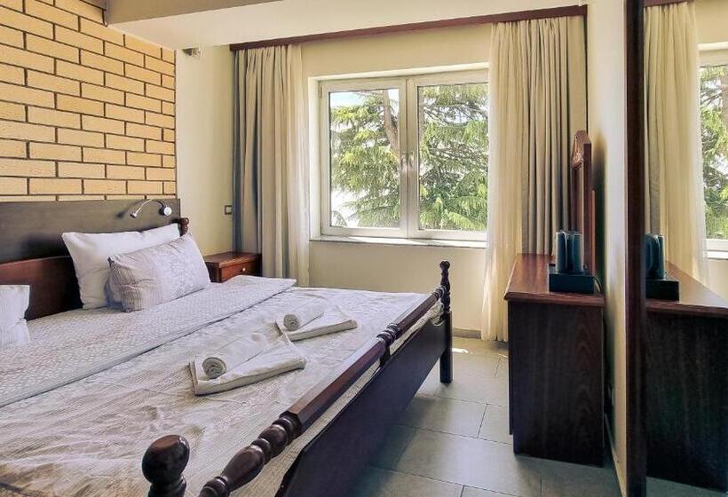 سوئیت رویال, Royal View Hotel And Spa