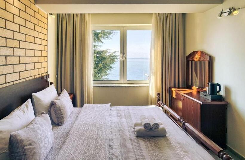 سوئیت رویال, Royal View Hotel And Spa