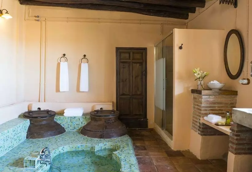 Perhesviitti, Cortijo Del Marques