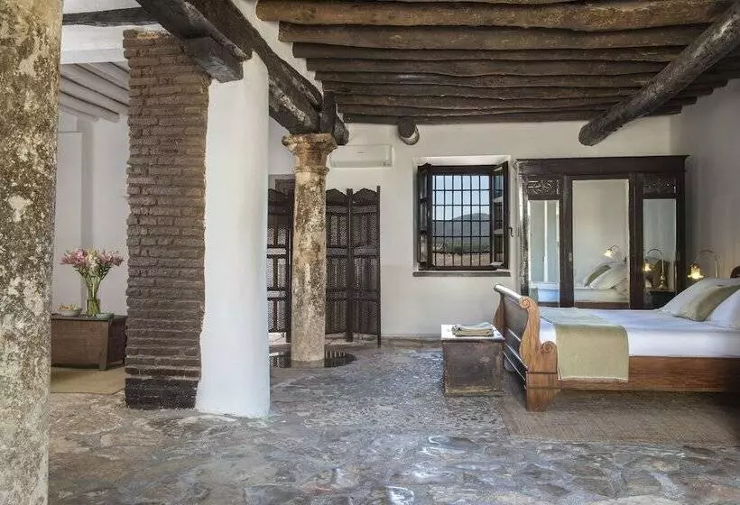 Perhesviitti, Cortijo Del Marques