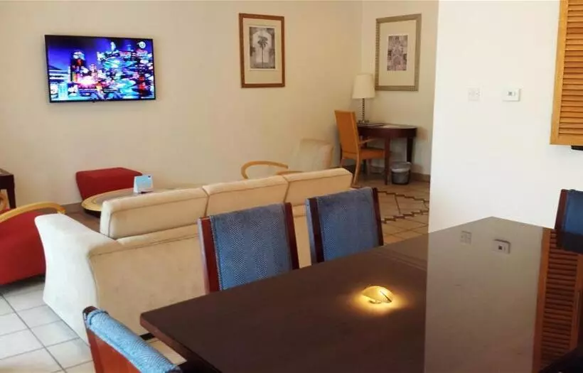 کلبه ییلاقی, Seashell Julaia Hotel And Resort