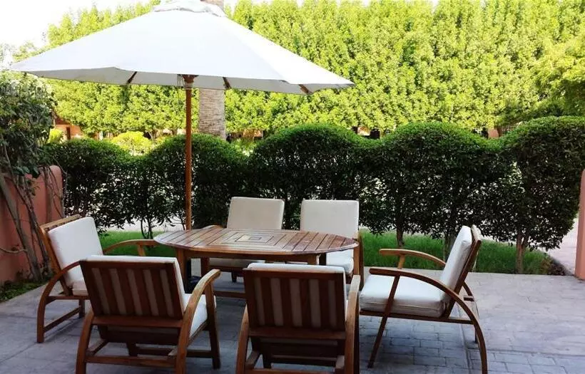 کلبه ییلاقی, Seashell Julaia Hotel And Resort