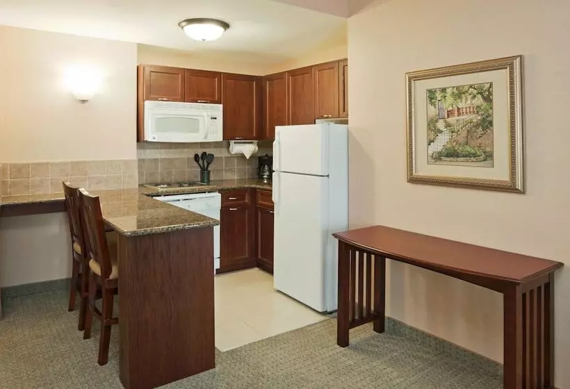 スイート, Staybridge Suites Oakville Burlington, An Ihg