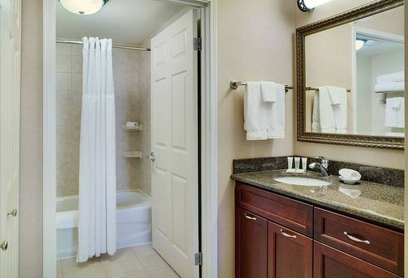 إستوديو قياسى, Staybridge Suites Oakville Burlington, An Ihg